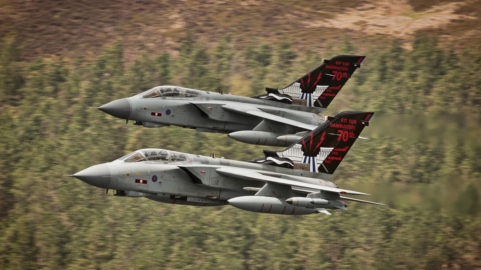 篮球主题校园节日活动开展融合体育与文化创意体验，校园篮球活动文案