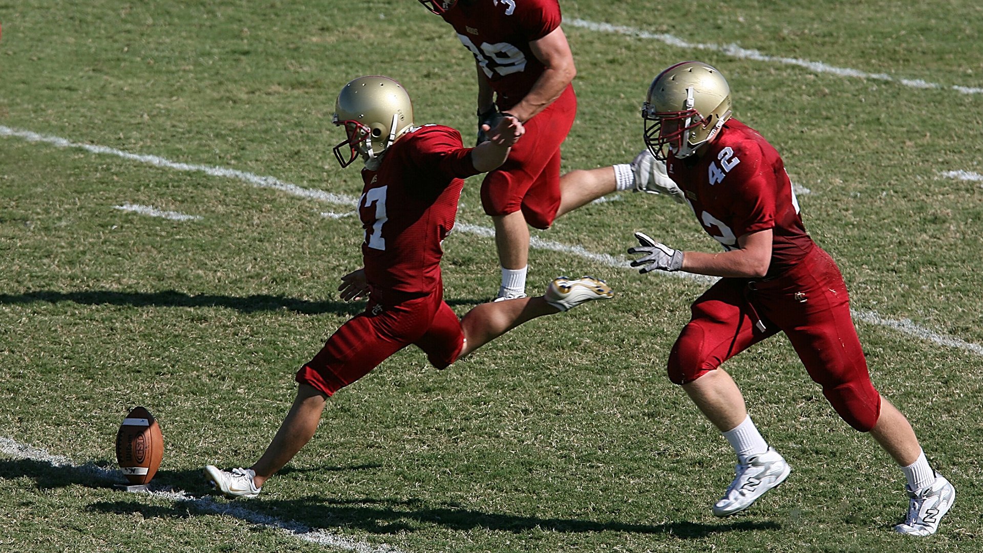 华体会app-“西甲门将神扑救险，场面惊险刺激”，足球门将神扑