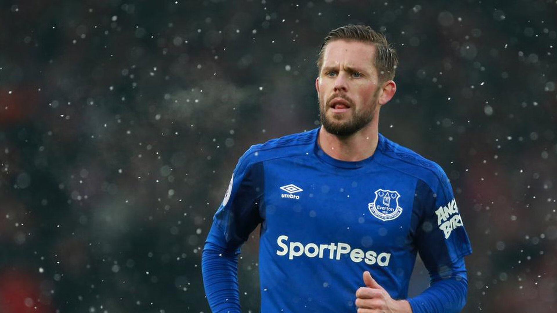 “英超最终冲刺，领头羊全员迎战强敌”，英超榜首大战